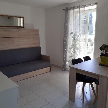 Studio En Plein Centre Ville - 2 A 4 Personnes Tence Exterior foto