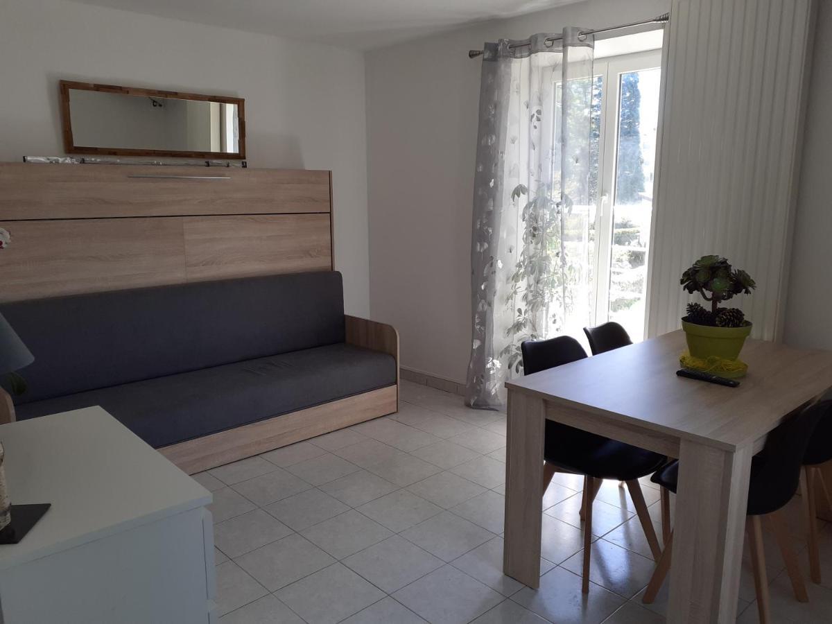 Studio En Plein Centre Ville - 2 A 4 Personnes Tence Exterior foto